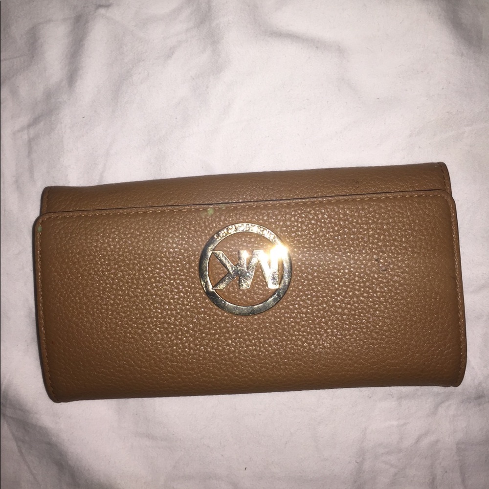 Michael Khors Wallet. SOLD*